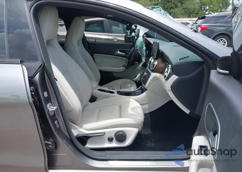 2016 Mercedes-Benz Cla 250 4Matic z USA, uszkodzony, nr VIN WDDSJ4GB7GN372071